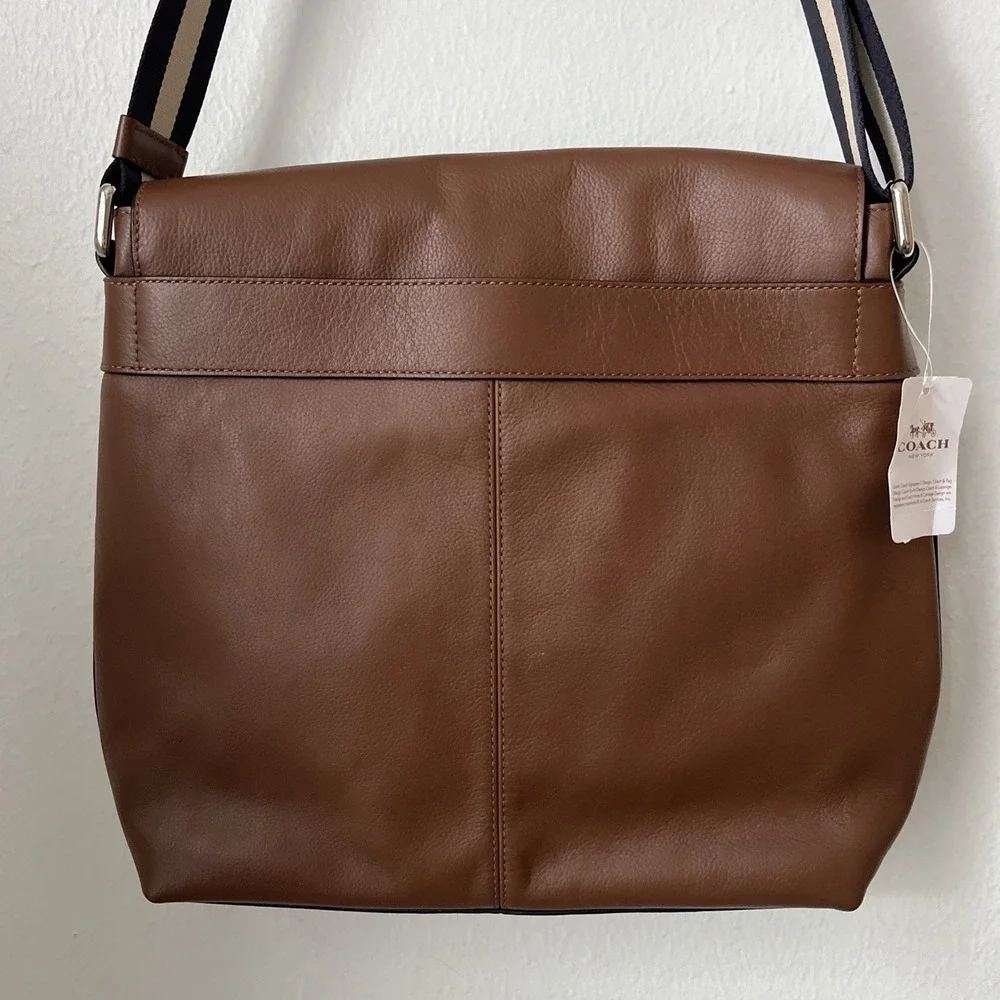 NWT COACH F28576 Charles Messenger Brown Leather $375 blue striped strap 10x13